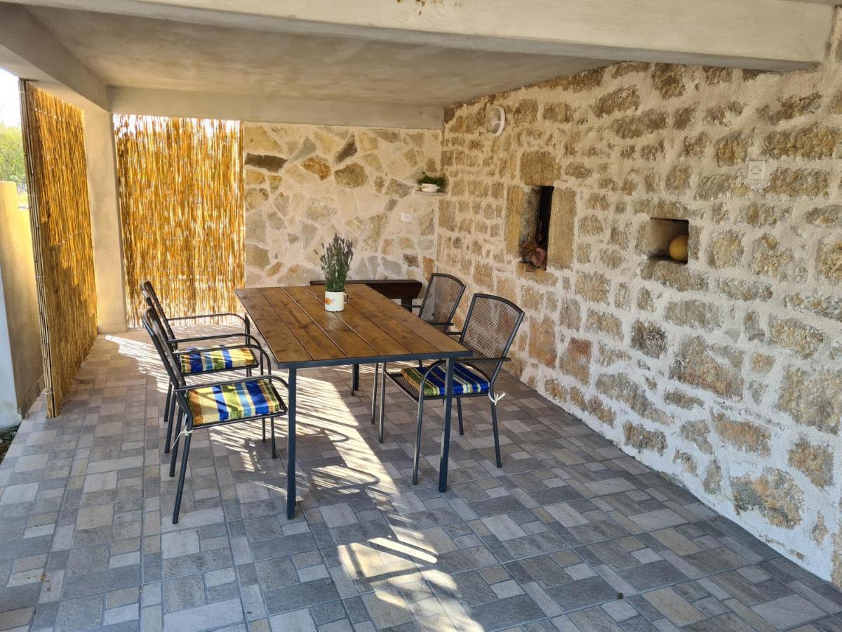 Holiday Home Nena Drnis Exterior photo